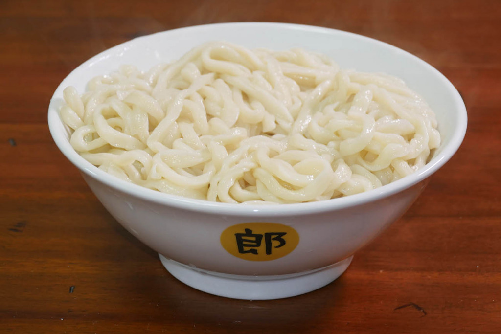 午前中が狙い目！ 御徒町のスーパー吉池 SNS沸騰「日本一美味しいうどん」が旨すぎ！夫と奪い合う結末にヨムーノ