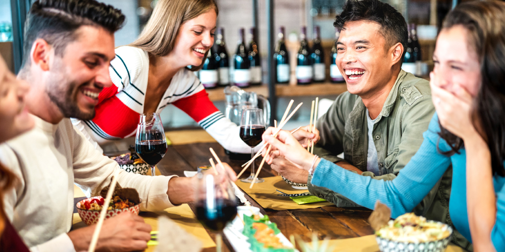 食べ物を英語でなんて言う？「food」「dish」「meal」の違いとはかなざわえいご