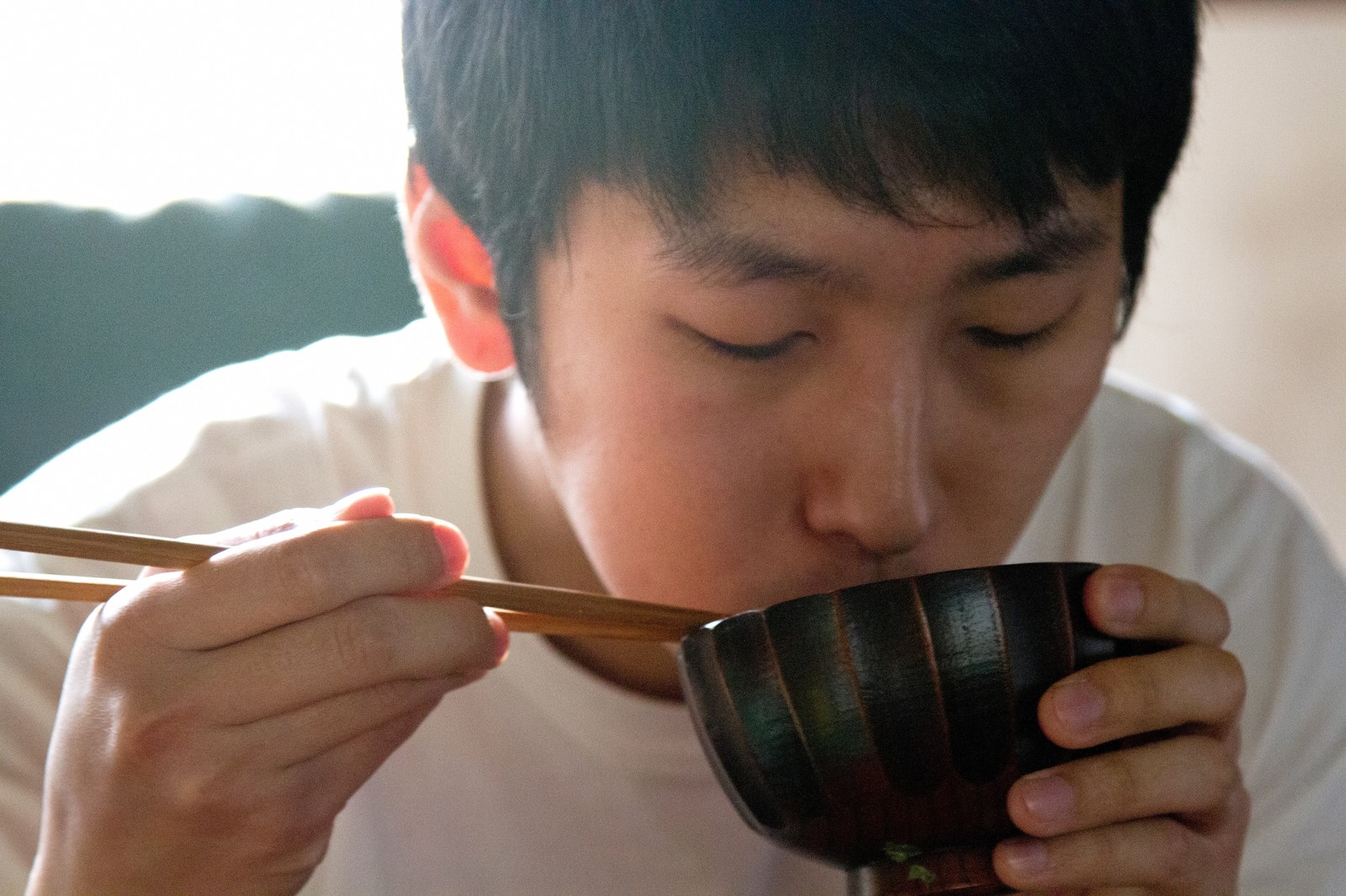 酒を飲みすぎた二日酔いを吹き飛ばすには?サプリよりもしじみの味噌汁！美噌元のコラム