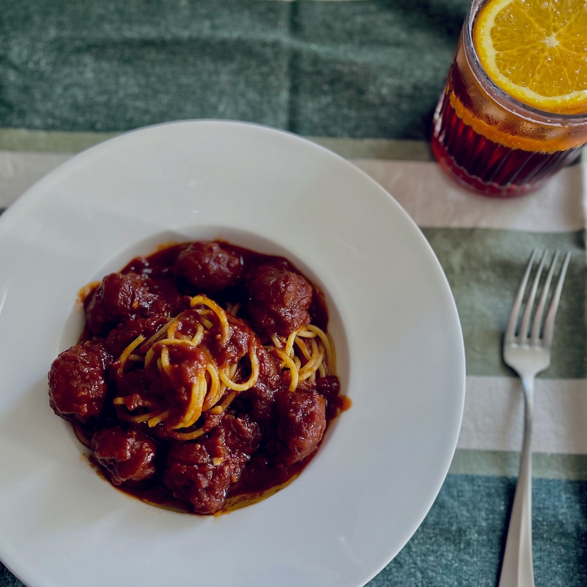 カリオストロ公国の郷土食にしか見えない！」とネットで話題のローソンの