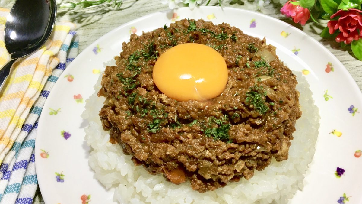 レンジだけでこんなに美味しくできるの？！おかわりの声が止まらない！無水トマトキーマカレーantenna アンテナ