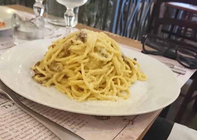 楽天市場ｶｯﾄ イタリア産 ペコリーノ ロマーノ 1kgカット 業務用 羊乳チーズ D.O.P認定品: Cheese専門店 チーズの三祐