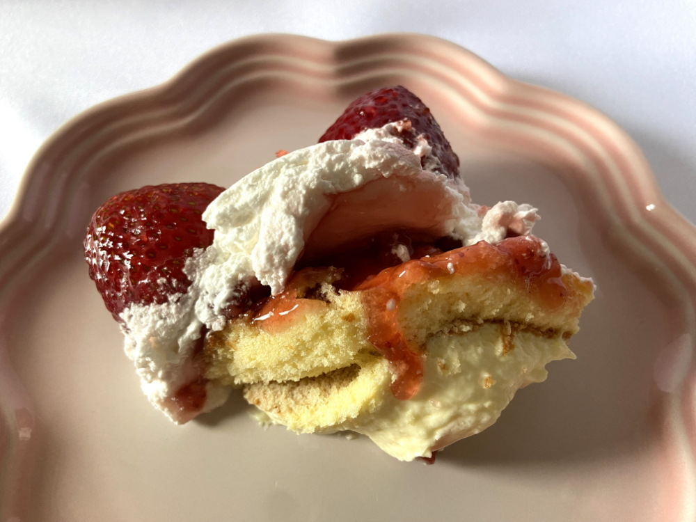 価格変更中❗️ ストロベリーカスタードクリームケーキたかたんのコストコ通への道