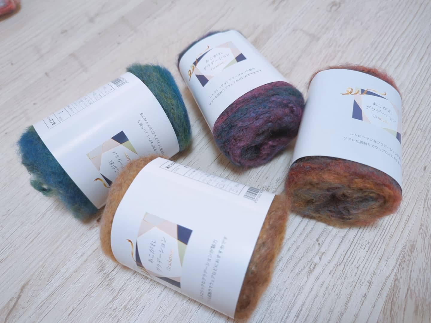 セリアの毛糸おすすめ10選！アクリルやふわふわのmimiに極太も！取り寄せはできる？2025年の冬新作情報もイチオシichioshi