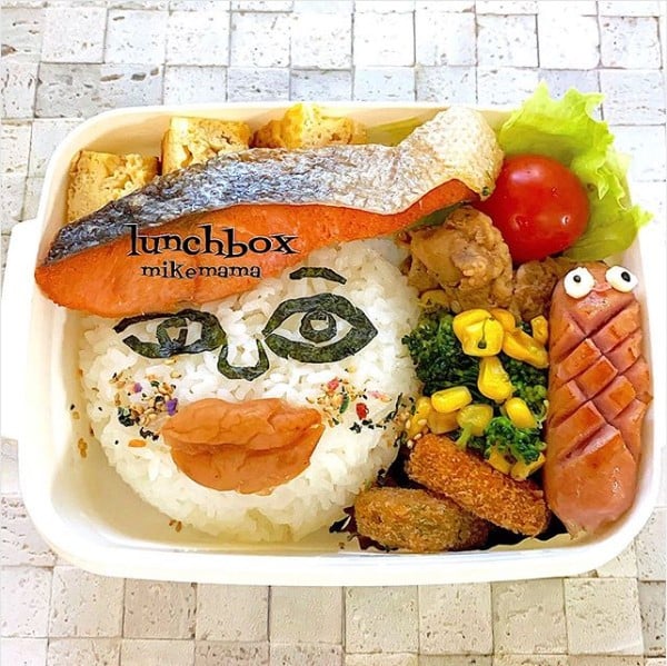 簡単可愛いお弁当お待たせしました！ついにジャイアン作っちゃったよ😆 ꙳✧˖°⌖꙳✧˖°⌖꙳✧˖°⌖꙳✧˖°⌖꙳✧˖°⌖꙳✧˖°⌖꙳✧今日の お弁当ジャイアン弁当 ‪➰ジャイアンご飯 ‪‪➰タイム風呂敷ウィンナー ➰海苔のくるくる卵焼き ➰かぼちゃの肉巻き ➰ミニトマト‬‬‬‬