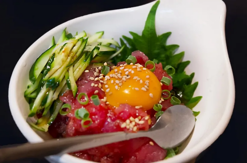 あと引くタレのうまさ！マグロユッケ 副菜