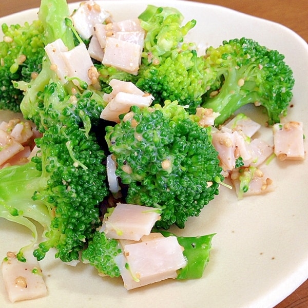 ハムとブロッコリーのリースサラダJAくまがや