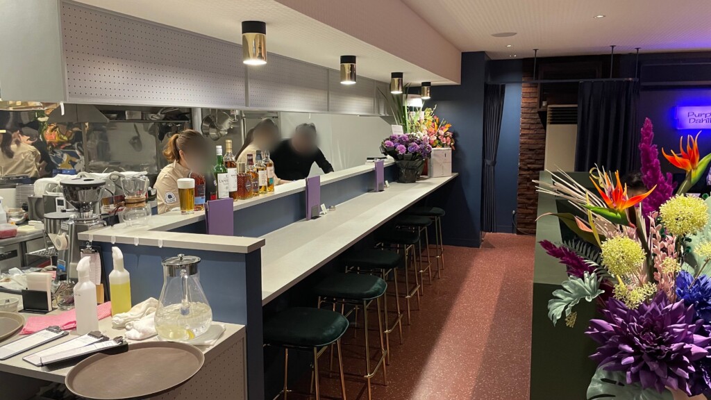 薄野喫茶 Purple Dahlia :::: -.-.-.-.-.-.-.-.-.-.-.-.-.-.-.-.-.-.-.-.- □ ダリアパフェ🍇 □ いちごパフェ 🍓 -.-.-.-.-.-.-.-.-.-.-.-.-.-.-.-.-.-.-.-.- ◇@purple_dahlia_sk場所北海道札幌市中央区南6西4-1-11営業時間18:00〜25:00 月〜金 15:00〜25