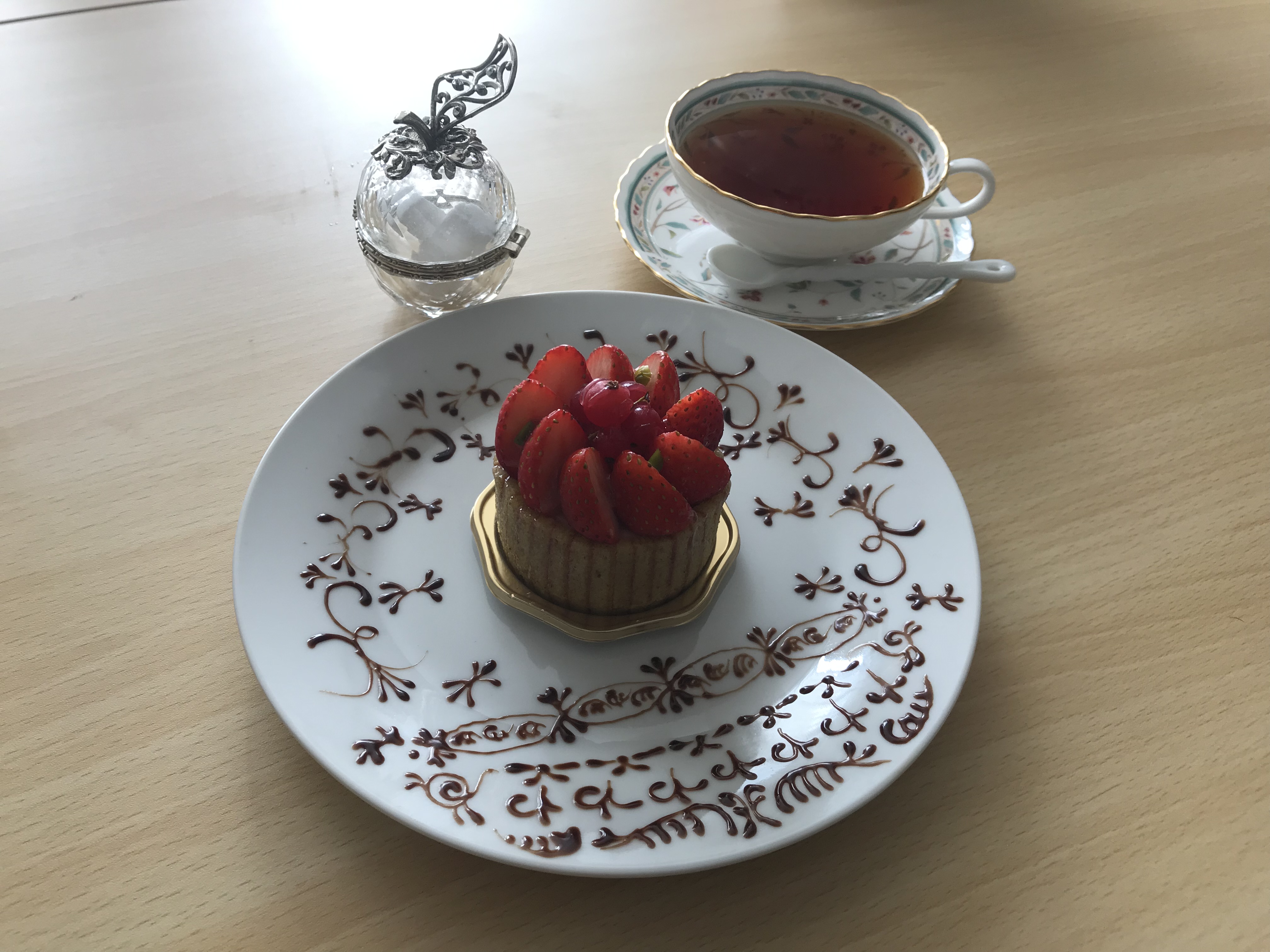 ベリーチョコレートケーキ🍓 色鉛筆で描きました✏️ イラストのお仕事募集中 DMにてご連絡ください🌸 LINEスタンプ販売中https:line.me S shop sticker author 95889 🌸和菓子のLINEスタンプ現在作成中！🌸🌸🌸🌸🌸いちご ケーキ スイーツlineスタンプ ベリー