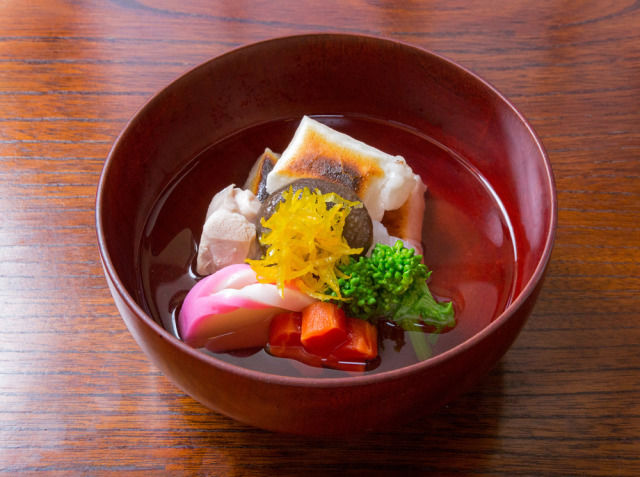 人気のお雑煮のレシピ4選すまし汁2種、味噌仕立て、小豆雑煮・こんどのお正月は新しい味で！HugKum はぐくむ