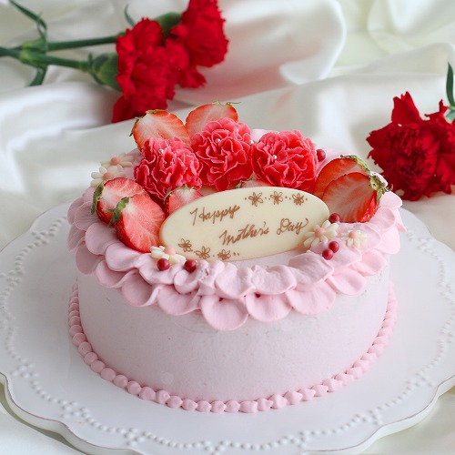 桃のデコレーションケーキ