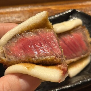 大阪市北区の北新地の割烹ならこだわりを詰め込んだ肉割烹 友百合季節感