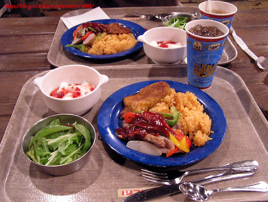 巨大サーモン骨付きソーセージがうまい リメンバー・ミー スペシャルセット ディズニーシーユカタン・ベースキャンプ・グリルディズニーリゾートへ行きたい