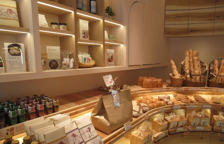 店舗什器 商品を見る「高さ」が重要です！！什器の「高さ」でここだけは抑えておくべきポイントをご紹介いたします。名古屋の店舗デザイン設計事務所株式会社TO