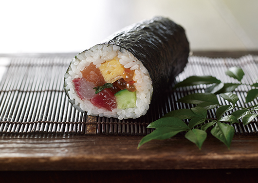 海鮮恵方巻き 海鮮太巻き- 榎本美沙のレシピサイト「ふたりごはん」発酵食品、季節料理のレシピ