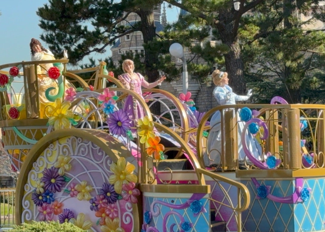 停止位置まとめ 「イッツ・ア・スウィーツフルタイム！」ショーモードを徹底紹介！＜TDL『ディズニー・パルパルーザ”ヴァネロペのスウィーツ・ポップ・ ワールド”2025』＞ ディズニーブログ TOONDAYS