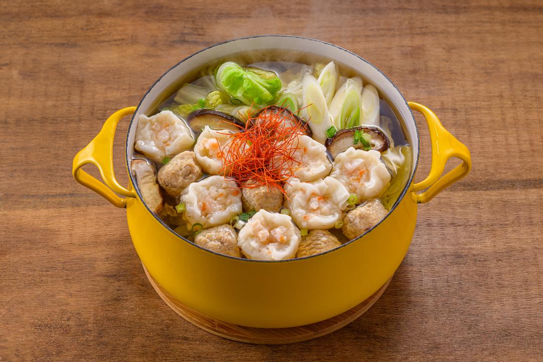 今日は土鍋！！市販の鍋スープでシュウマイ鍋 レシピ・作り方 by お月見だんご かなりゆっくりになります- 楽天レシピ