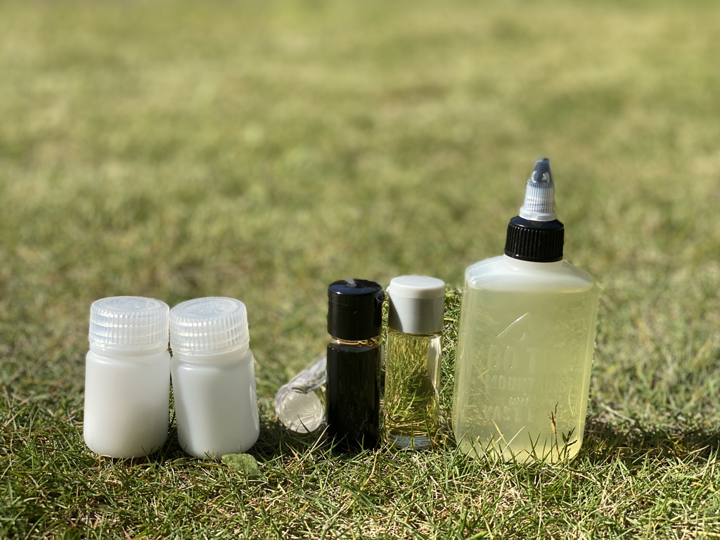 固まりやすい調味料をもみほぐせる！セリア「調味料ストッカー」フーディストノート