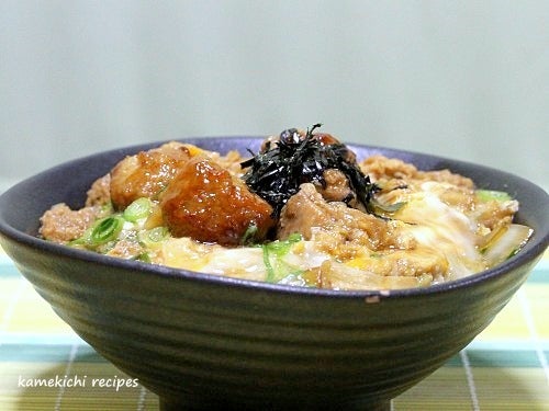 山芋ツナ丼, 材料, 山芋200g, 玉ねぎ1 2個, ツナ缶1個, ごま油大さじ2, 砂糖小さじ1, 昆布だし中さじ1, カツオだし大さじ1,ヤマサ昆布つゆ 40ml, ①玉ねぎ微塵切り、山芋短冊切りをする。, ②ごま油を引いて入れたら砂糖、昆布だしを入れる。,③山芋に火が通ったらツナ缶、カツオだしを入れる。, ④麺つゆを入れて2分煮詰めたら完成,簡単料理10分レシピ簡単レシピ