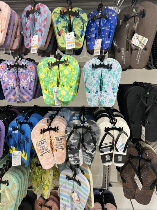 100均セリアのサンダル5選！おすすめ1位はビーチサンダル◎子供から大人用までサイズ豊富 2025年版イチオシichioshi