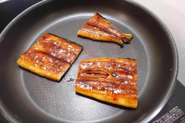 スーパーの激安うなぎをふっくらさせる