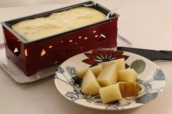 コストコのラクレットチーズなら自宅で気軽にラクレットが楽しめる！│TASTY TIME テイスティータイム