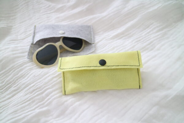 レトロ可愛いラウンドポーチ ハギレで作る布小物 のんびり手縫い 刺繍