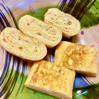 白だしで簡単♩あったかスープレシピ3選🫕 少しずつ寒くなり、 体を温めてくれるスープが食べたくなってきますね☺️ ヤマキの「割烹白だし 」と水を１：９の割合で薄めるだけで、かつおだしのうま味と香りが効いたスープが楽しめるんです！ 和風スープはもちろん、食材の