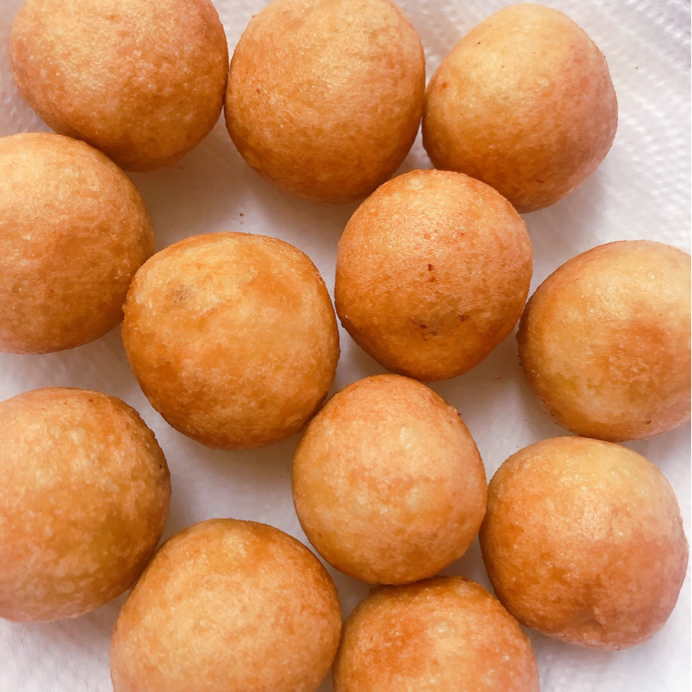 大人気！ やみつきチーズボールの作り方！サクサクもっちり、チーズがとろ〜り！ 簡単おやつレシピ料理研究家ゆかり- エキスパート -Yahoo!ニュース