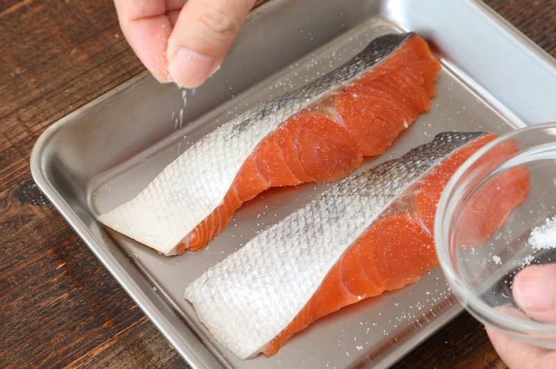 お願い！鮭を焼く時「あの液体」塗ってみて！ 家事ヤロウ大反響→「今度やります」「しっとりふっくら」裏ワザに感激ヨムーノ