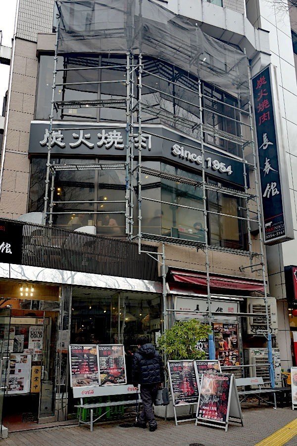 煙がほぼ出ない 異次元の超少煙グリル誕生！家で七輪並みの焼肉焼鳥を楽しめる！マクアケ - アタラシイものや体験の応援購入サービス