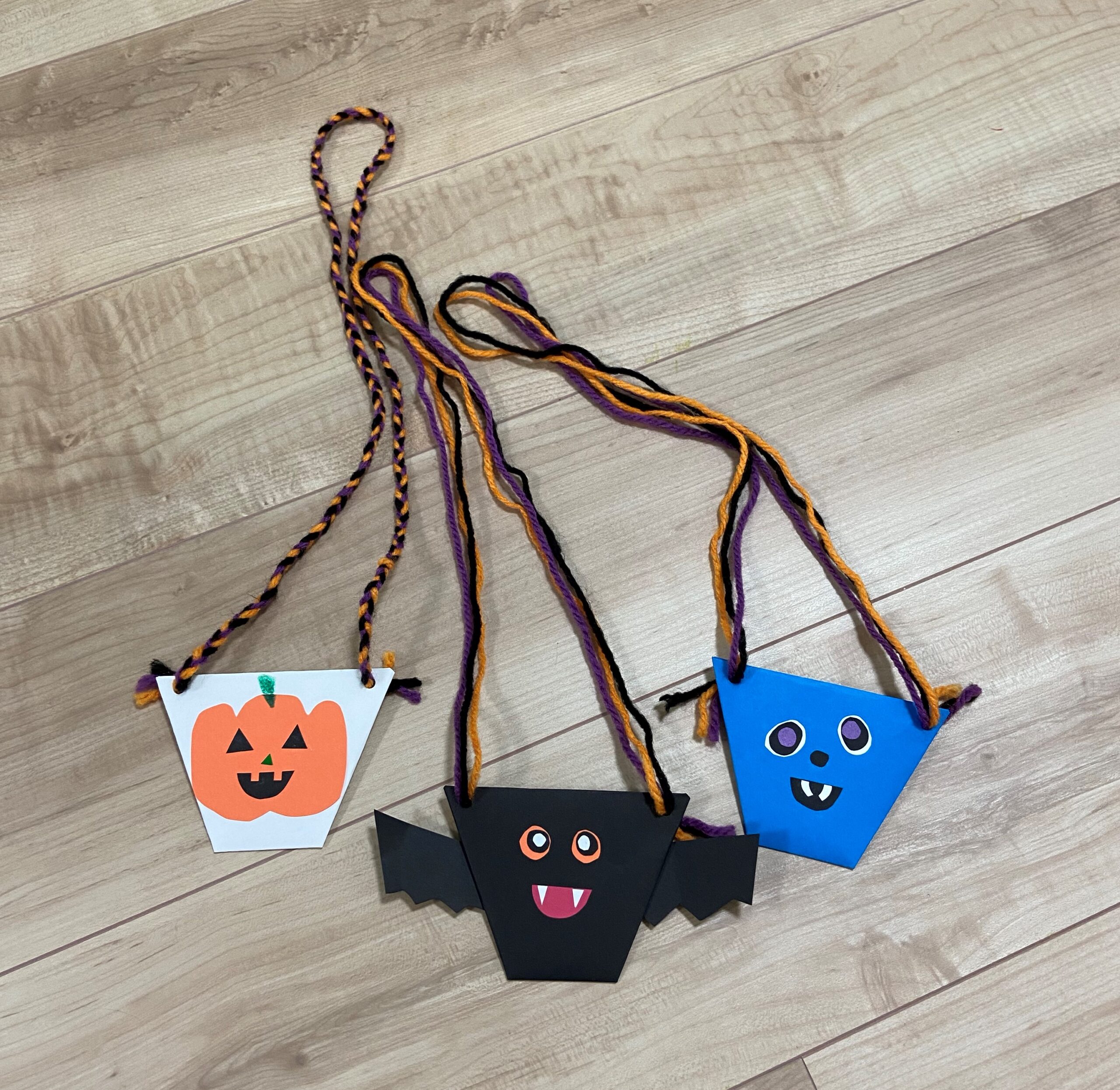 ハロウィーンのお菓子入れ、紙皿や牛乳パックで簡単製作みんなの幼児と保育