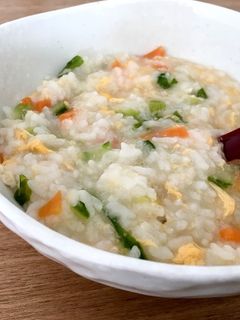 シンプルでおいしい♪ 野菜の卵雑炊