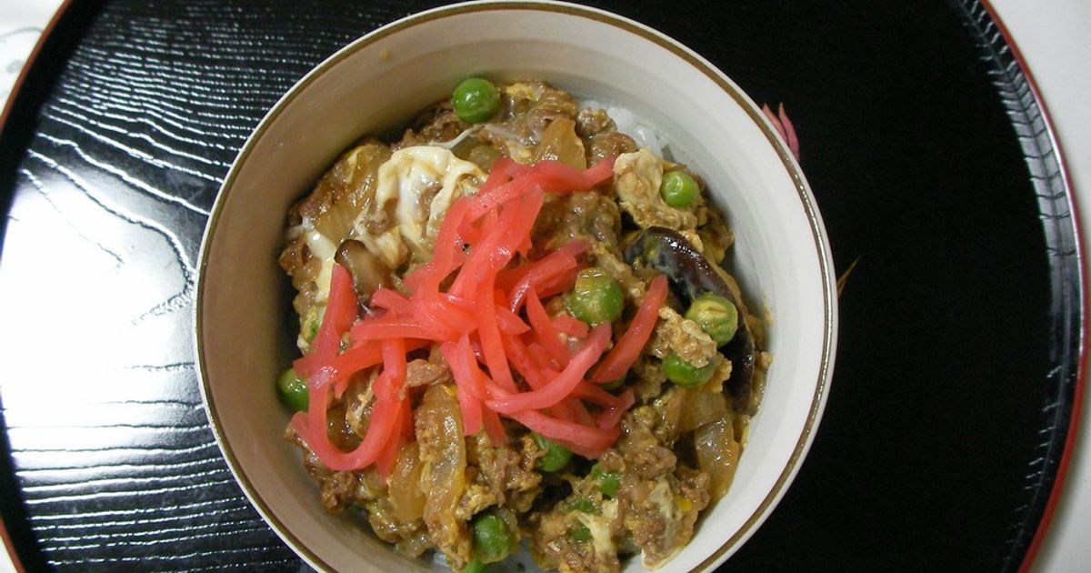 エバラ食品 公式料理研究家イチオシ！「すき焼のたれ 」活用レシピ . レシピ サイト「Nadia」で人気のＹｕｕさんとRINATY りなてぃ さんに「すき焼のたれ」を使った定番＆アレンジレシピを教えていただきました *^_^*. ①炊飯器で簡単！牛肉ときのこのすき焼き