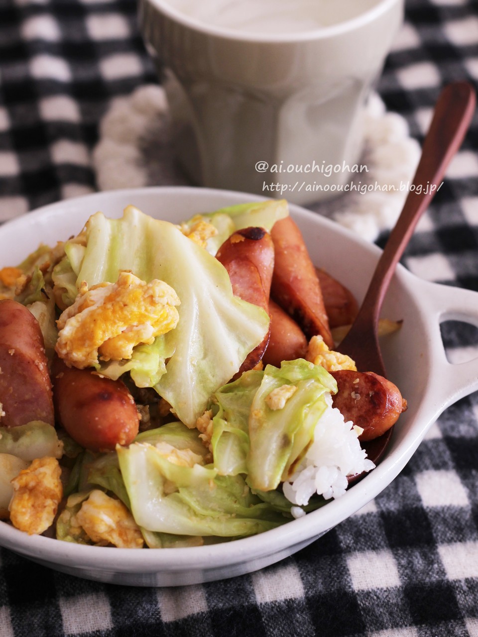 簡単節約！ウインナーとキャベツのガリバタ炒め