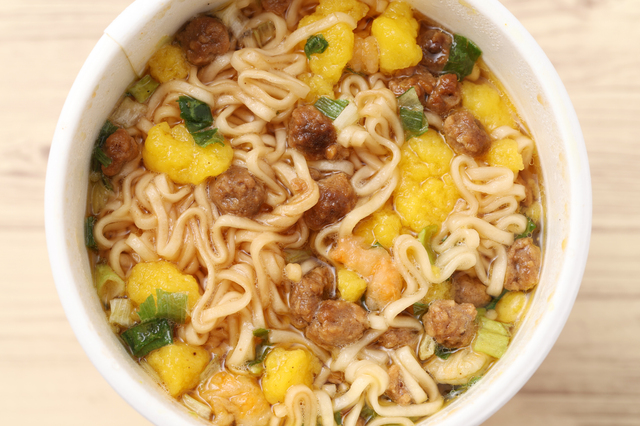 辛ラーメンの歴史長い！！と思った方は「🍜」をつけてコメントで教えてくださいね💕 ＼もうすぐ辛ラーメン発売4️⃣0️⃣周年！？👀これまで農心を支えてくださった皆様、本当にありがとうございます✨ 今回は、もうすぐ4️⃣0️⃣周年を迎える「辛ラーメン」の歴史を