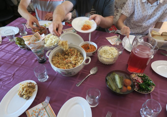 ひと晩だけのシベリア横断鉄道、夜行寝台の食堂車で楽しむ料理とお酒ハバロフスク チャンネル