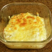 マカロニの代わりに大根を使ったグラタン、めちゃめちゃ美味しくてオススメです！ 昔ESSEの大根特集で作ったもんです⁡大根の食感が美味しいし、軽くてもたれず、なんぼでも食べられそうな味。具が大根とベーコンだけで作りやすいし、茹でる作業いらんからラク