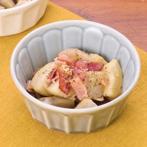 里芋とベーコンのチーズサラダ