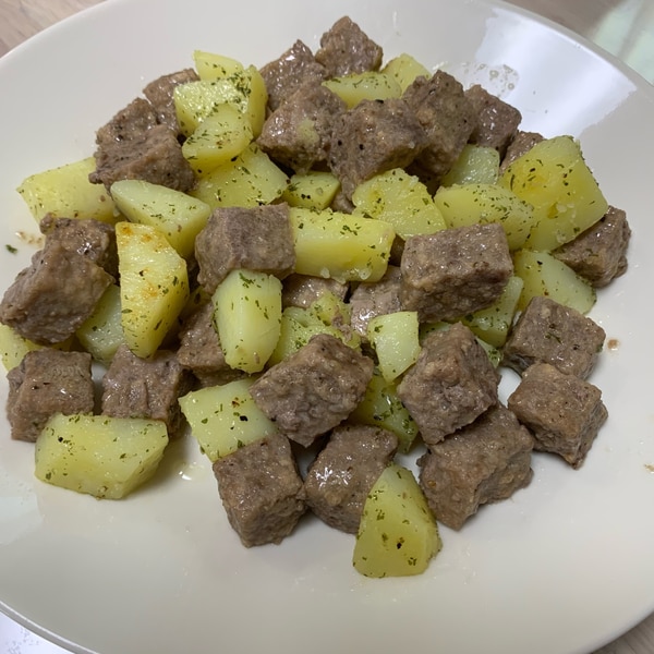 ホクホクじゃがいものサイコロステーキ