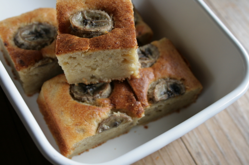 忘れんぼのバナナケーキ「桂のケーキ屋さん」で森村桂さんのバナナケーキを作ってみました。読書とおやつ