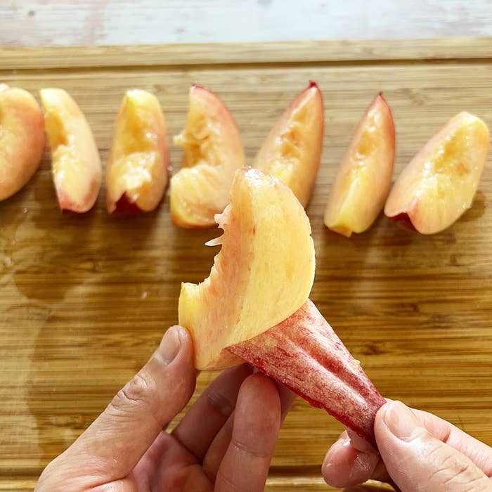 桃の保存方法 すぐ食べるなら常温！日もちさせたいなら冷凍！ほほえみごはん-冷凍で食を豊かに-ニチレイフーズ