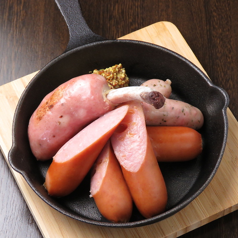 ソーセージ盛り合わせ231988225 の写真素材 - アフロ