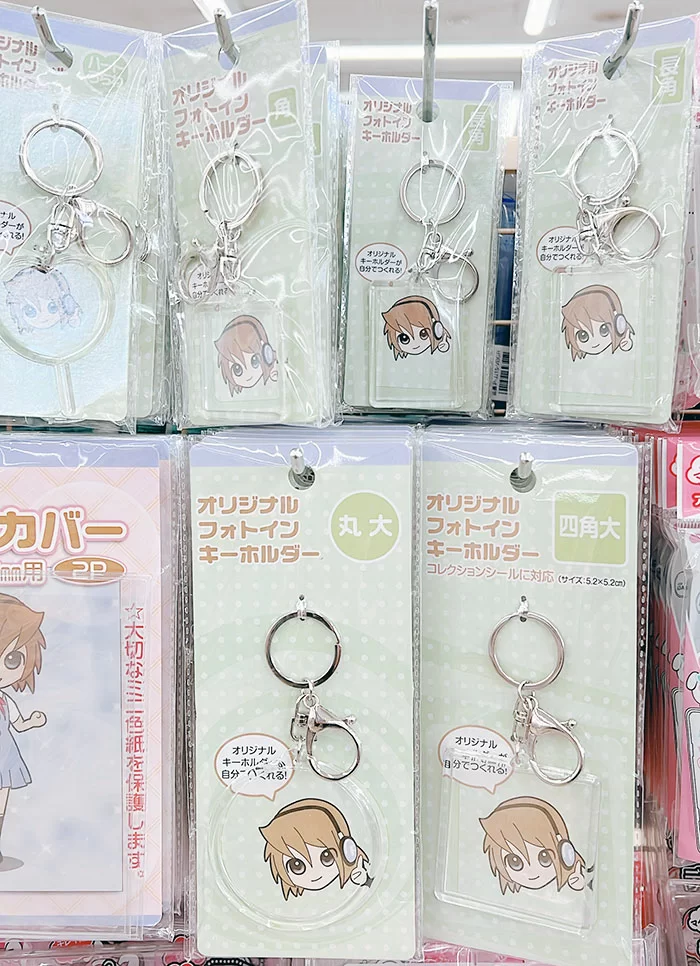 セリアのオタ活アイテムでおすすめは？ リフィルやファイル、驚きの商品も – grapeグレイプ