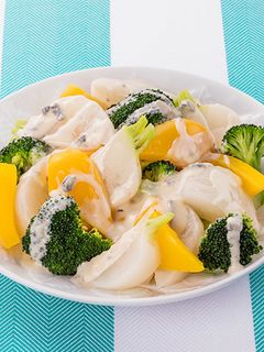 ササミと温野菜のバターソース