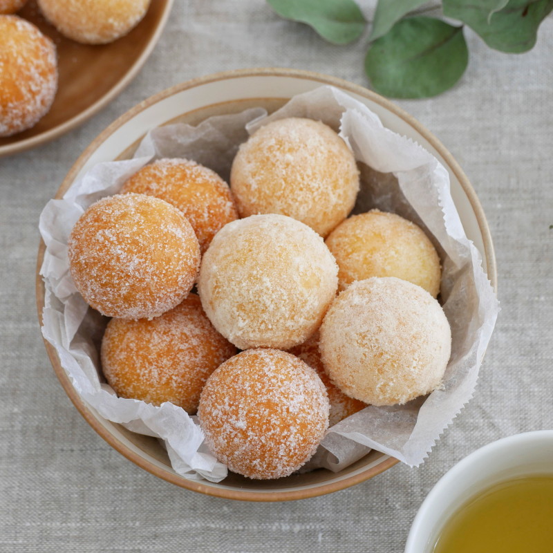 揚げないドーナツ!? スーパーカップで「焼きバニラ ドーナツ」作ろう！甘さ控えめ♡米粉だから軽～い♪2025年4月17日- エキサイトニュース