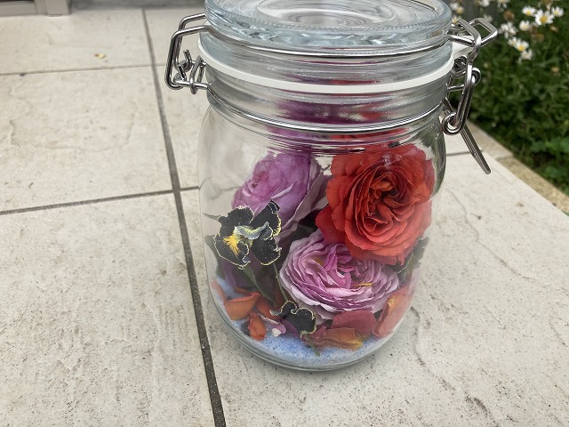 置くだけでかわいい♡プチプラで作る♪ボトルフラワーの作り方フラワーエデュケーションジャパン