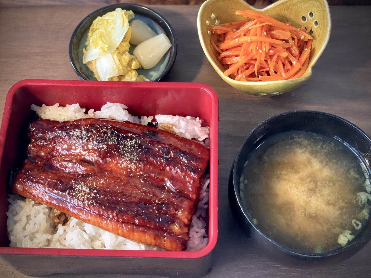 お洒落なぐい吞みで「うざく」