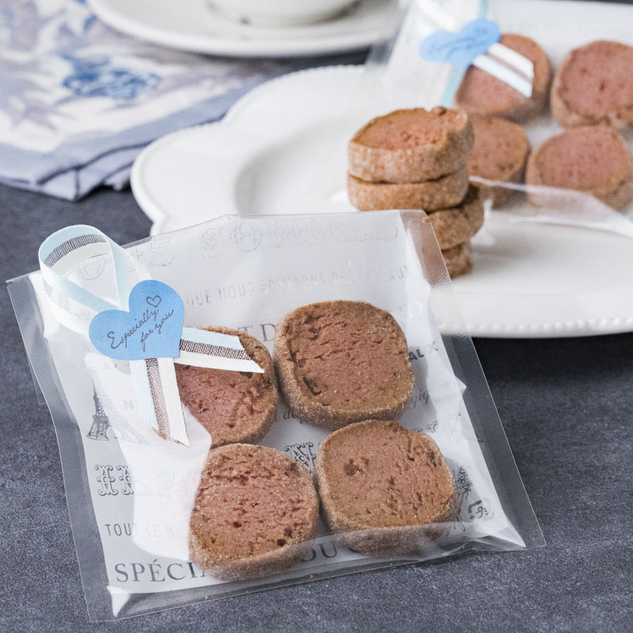 Amazonラッピングバッグ フラワー 一輪用 ブーケ ラッピング バレンタイン ホワイトデー 50枚入りホワイト花 三角 opp袋破れにくい 花用包装袋ギフトバッグ・袋文房具・オフィス用品