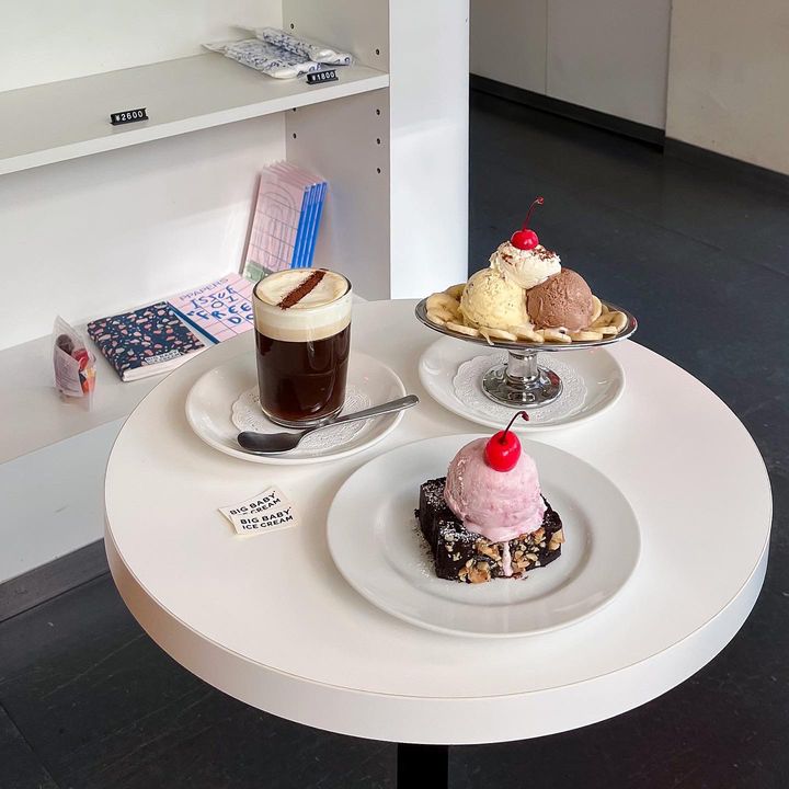 あえてシンプルで飾らないのが今っぽい。落ち着いた空間に癒される、今すぐ行きたい都内のおしゃれカフェ5つ - isuta イスタ-私の“好き”にウソをつかない